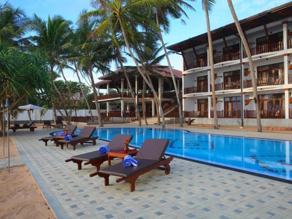 วิสเปอริ่ง ปาล์ม โฮเต็ล Hotel เบนโตตา ภายนอก รูปภาพ