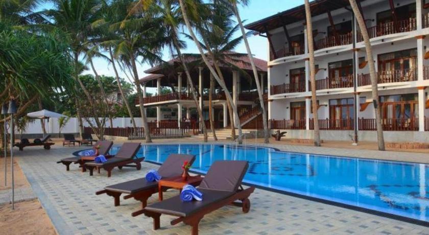 วิสเปอริ่ง ปาล์ม โฮเต็ล Hotel เบนโตตา ภายนอก รูปภาพ