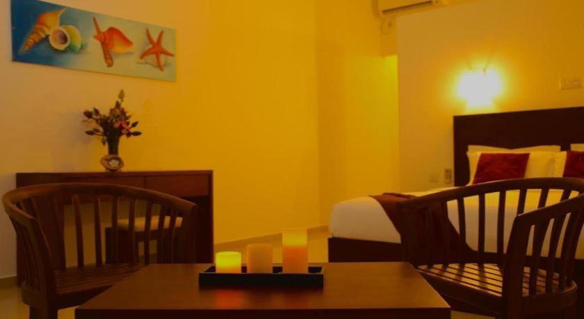 วิสเปอริ่ง ปาล์ม โฮเต็ล Hotel เบนโตตา ภายนอก รูปภาพ