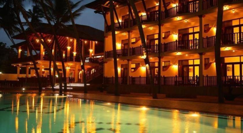 วิสเปอริ่ง ปาล์ม โฮเต็ล Hotel เบนโตตา ภายนอก รูปภาพ