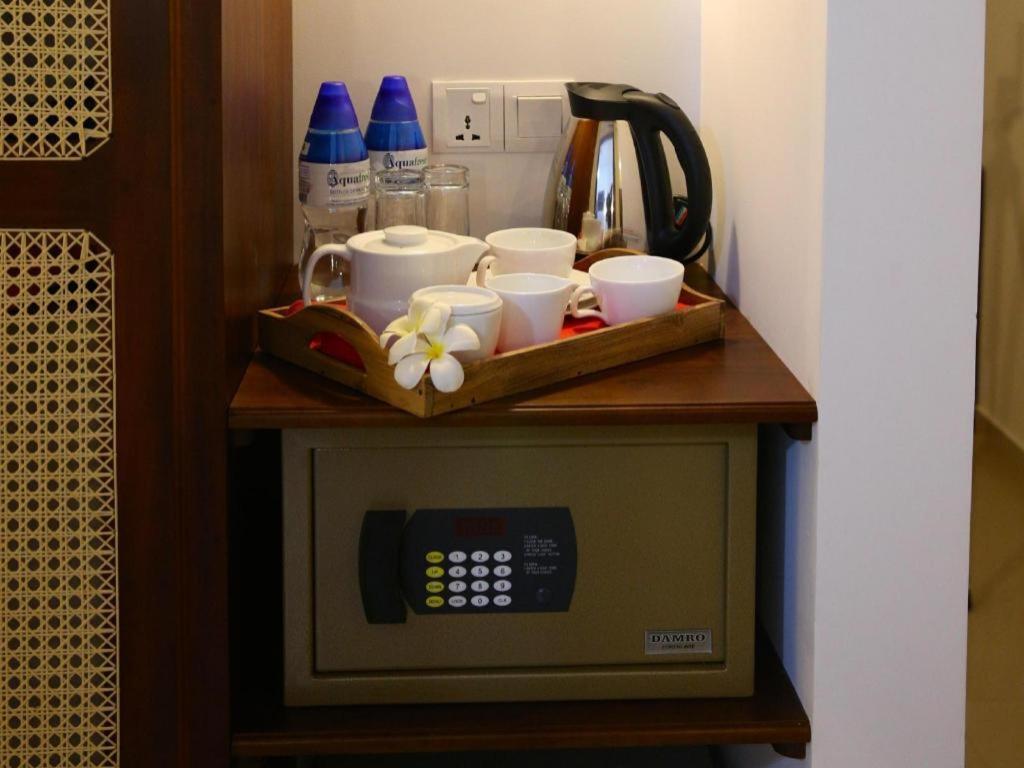 วิสเปอริ่ง ปาล์ม โฮเต็ล Hotel เบนโตตา ภายนอก รูปภาพ