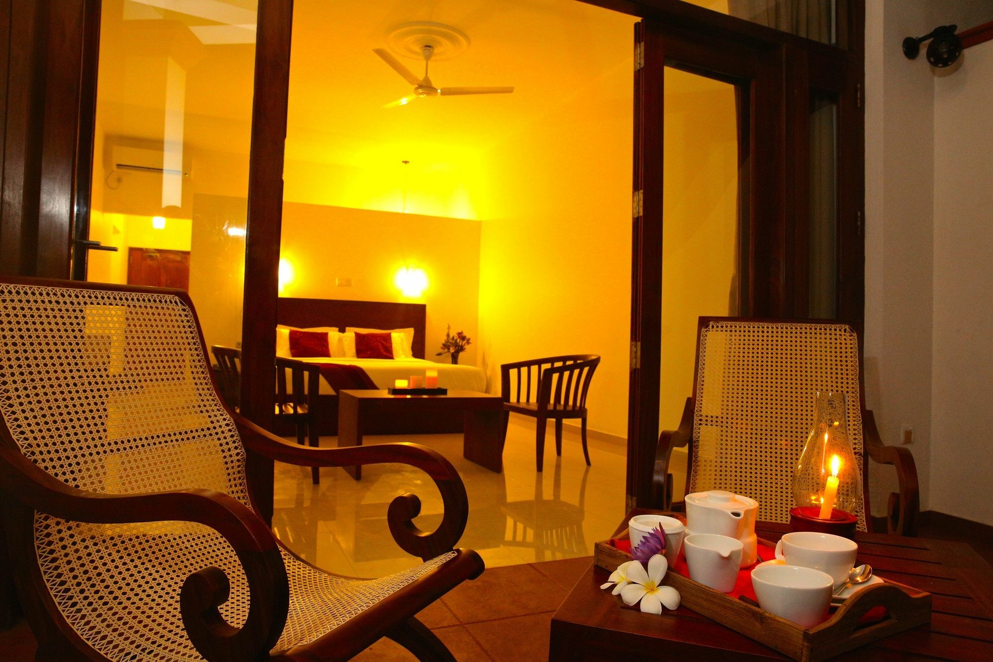 วิสเปอริ่ง ปาล์ม โฮเต็ล Hotel เบนโตตา ภายนอก รูปภาพ